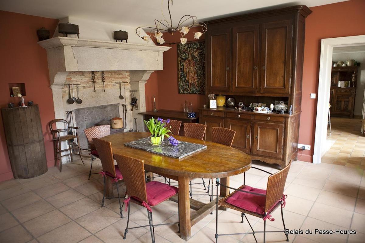 Le Relais Du Passe-Heures Cenans Esterno foto